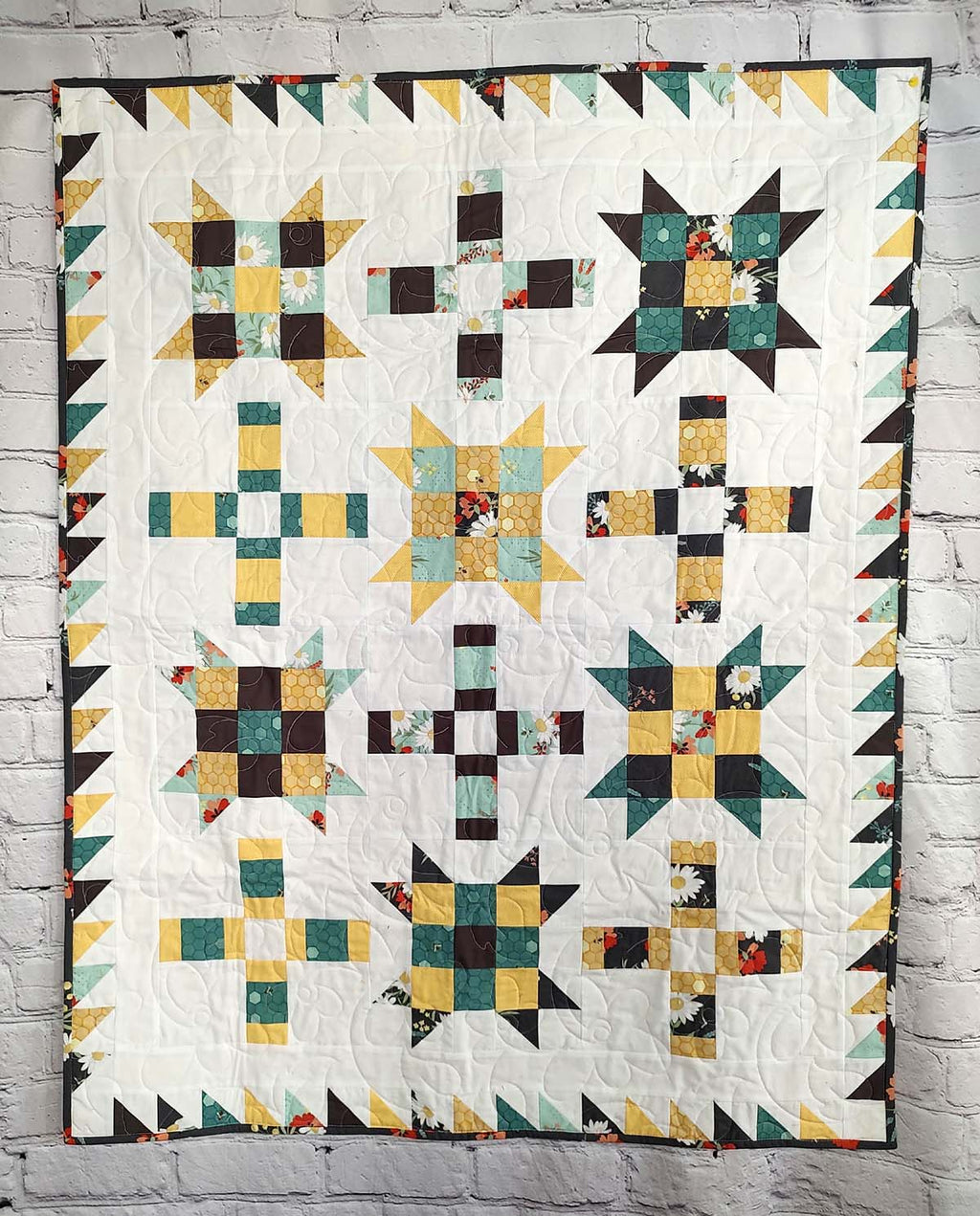 Floral Modern Bee and flowers baby lap quilt