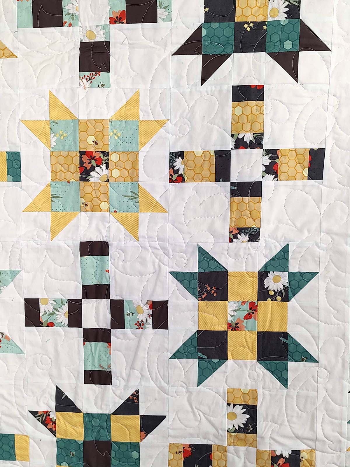 Floral Modern Bee and flowers baby lap quilt