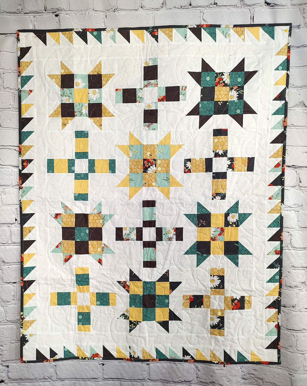 Floral Modern Bee and flowers baby lap quilt