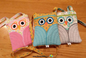 Owl over-the-shoulder zippered bag